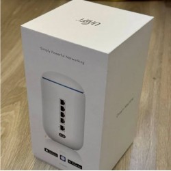 3в1 Роутер 5G Контроллер Wifi Ubiquiti UniFi Dream Machine UDM 5*Гбит 802.11ac Новая 3в1 Роутер 5G Контроллер Wifi Ubiquiti UniFi Dream Machine UDM 5*Гбит 802.11ac Новая